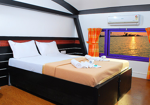Alleppey Premium Houseboat